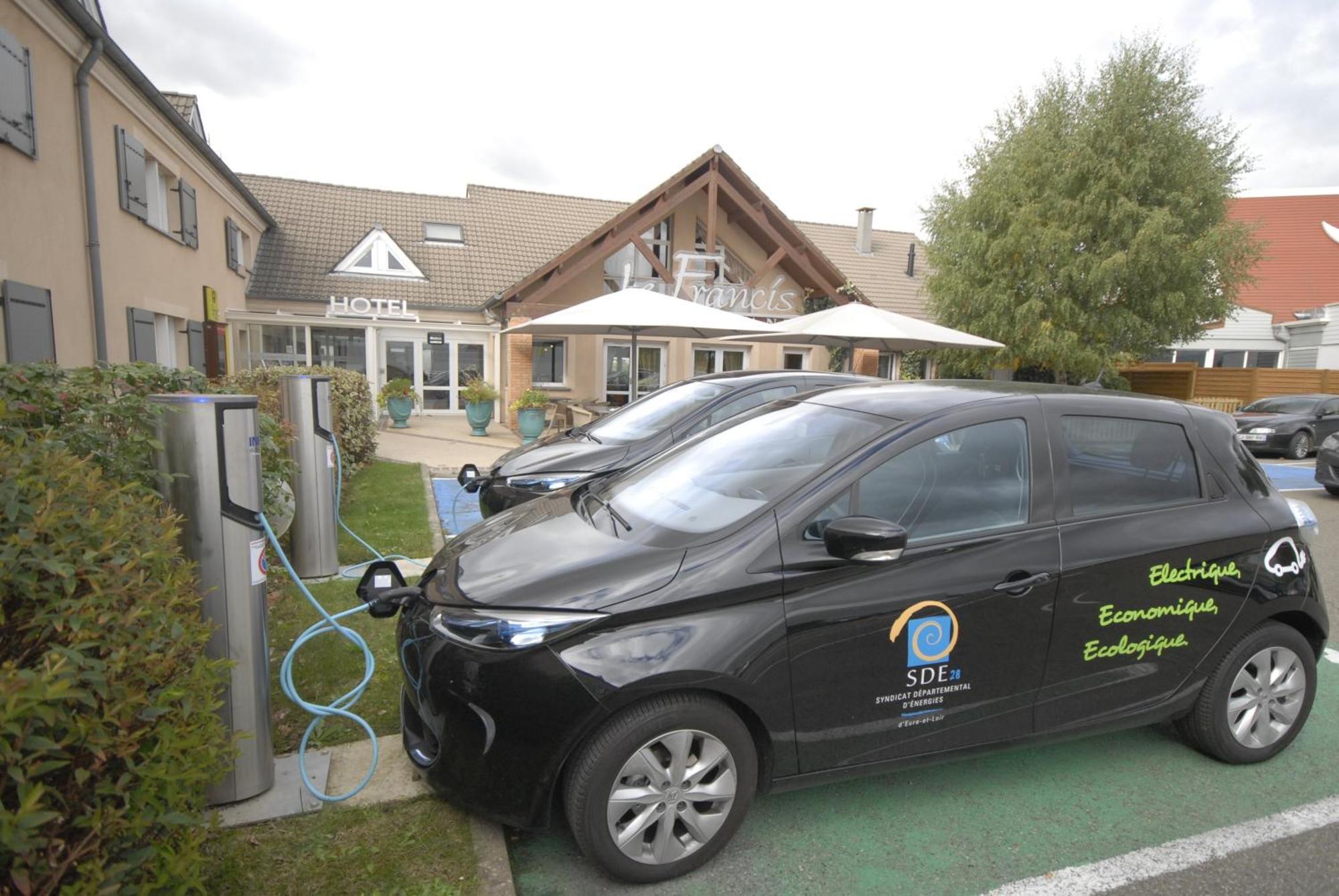 Logis Hotel L'Oree De Chartres - Barjouville ภายนอก รูปภาพ