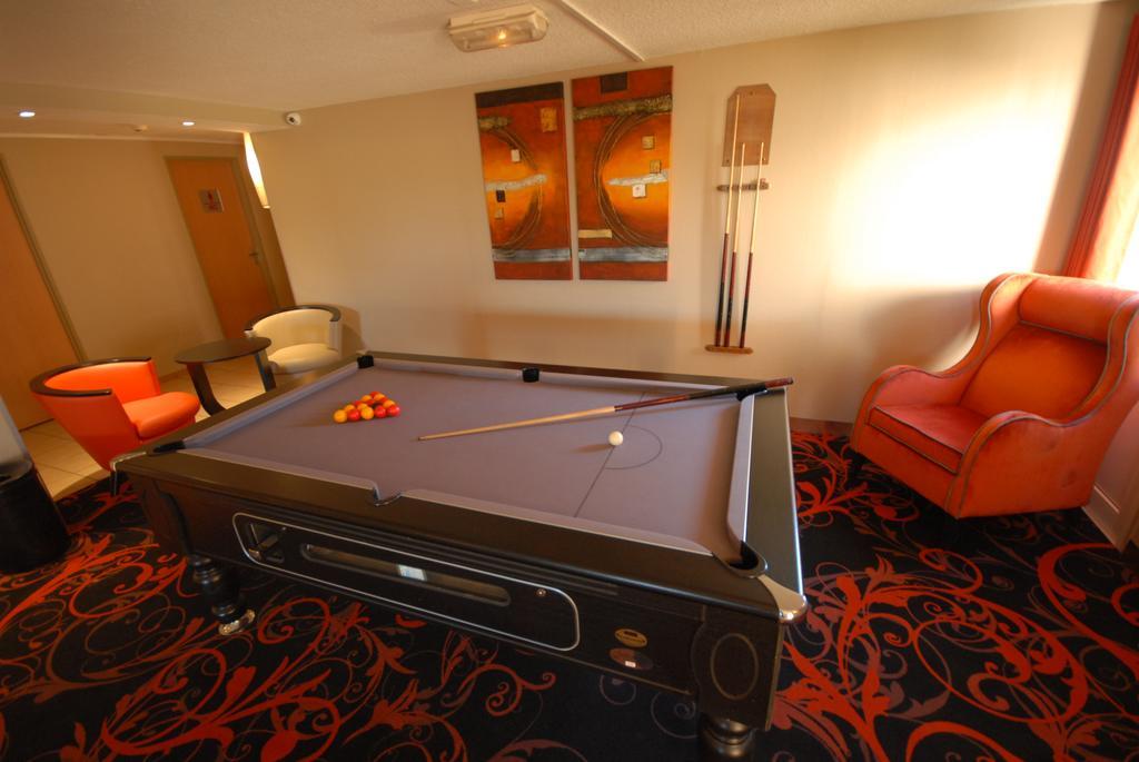 Logis Hotel L'Oree De Chartres - Barjouville ภายนอก รูปภาพ