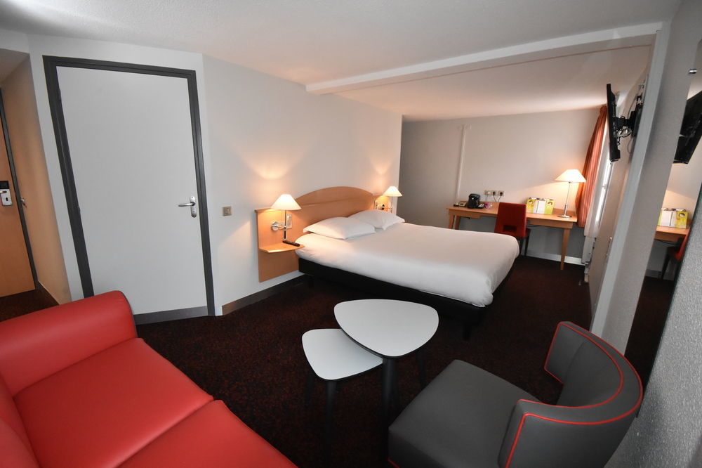Logis Hotel L'Oree De Chartres - Barjouville ภายนอก รูปภาพ