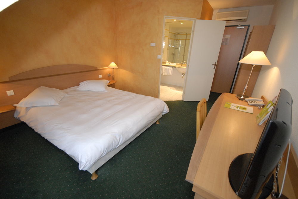 Logis Hotel L'Oree De Chartres - Barjouville ภายนอก รูปภาพ