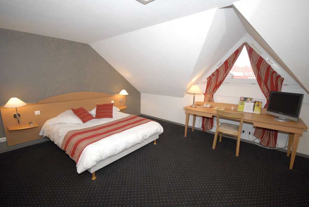 Logis Hotel L'Oree De Chartres - Barjouville ภายนอก รูปภาพ