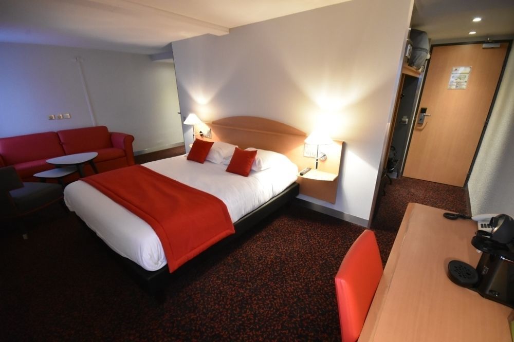 Logis Hotel L'Oree De Chartres - Barjouville ภายนอก รูปภาพ